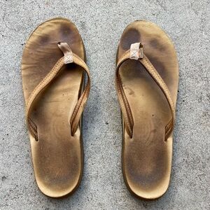 Women’s Rainbow Flip Flops, size 8, tan